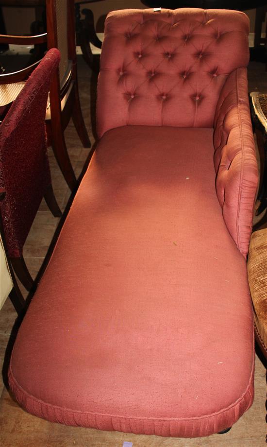 Button back chaise longue